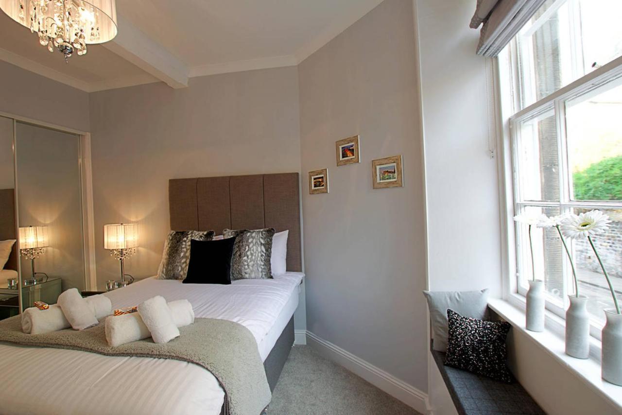 Joivy Unique Old Town Stay Under Edinburgh Castle Екстер'єр фото
